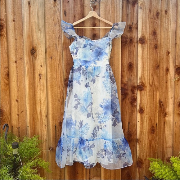 White and Blue Floral Organza Off-the-Shoulder Midi Dress ๐ฟ - Picture 7 of 10